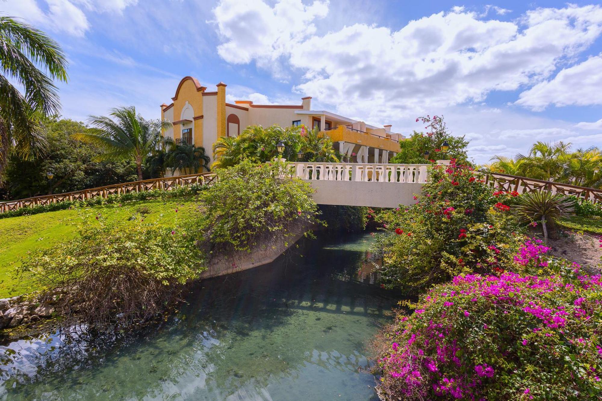 Grand Palladium White Sand Resort & Spa Akumal Exterior photo